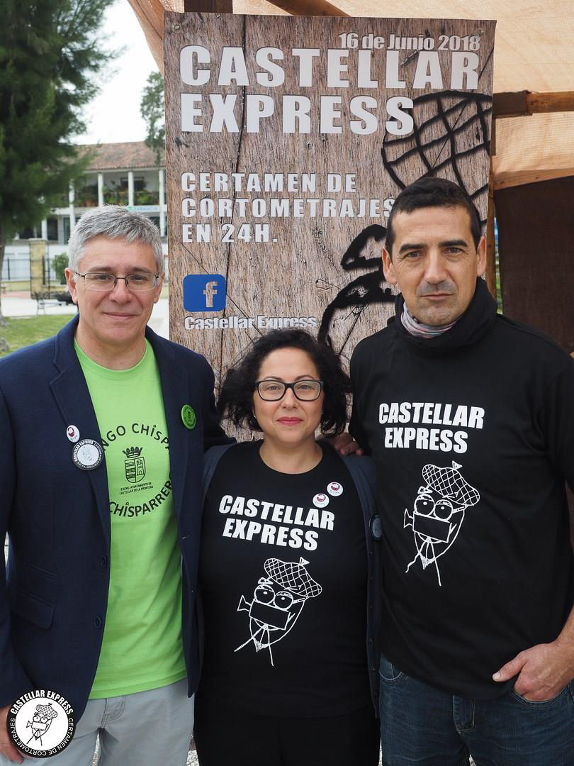 El alcalde de Castellar, Juan Casanova, junto a los propietarios del restaurante organizador Origen, Noelia Lara y Joaquín Adarve.